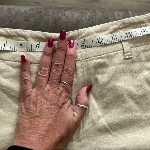 Banana Republic linen khaki pants - Picture 4 of 5